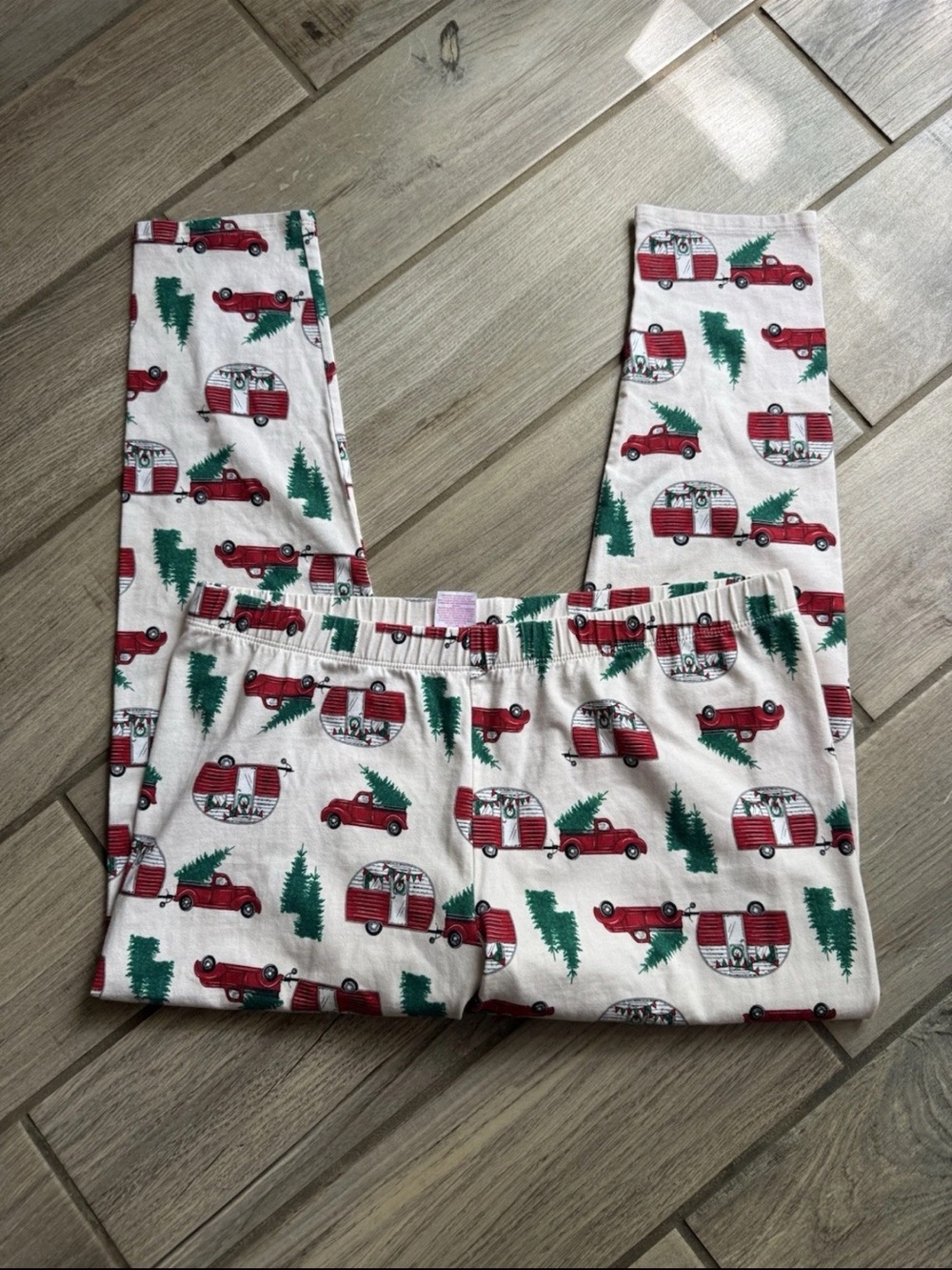 No Boundaries Women’s Christmas Camper Truck Leggings 3XG